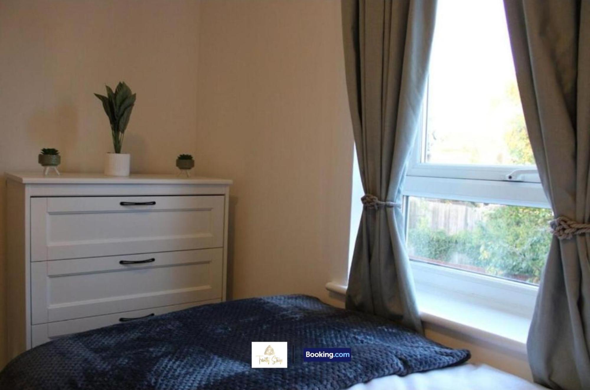 4 Bedroom House With Parking Near City Centre By Trinity Stays Short Lets & Serviced Accommodation Cambridge ภายนอก รูปภาพ
